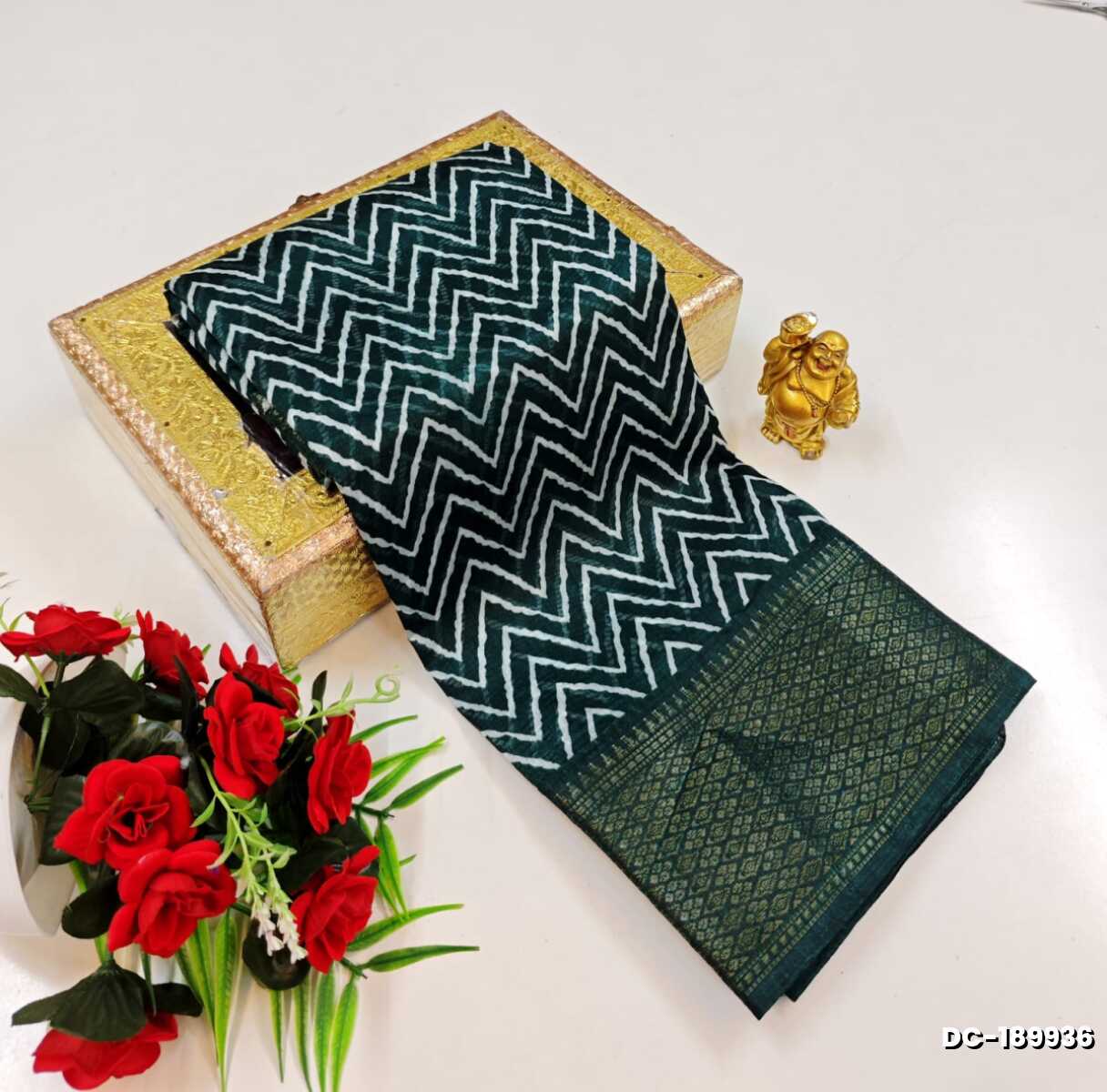 Fancy Print Soft Cotton Saree with Dual Contrast Border Design